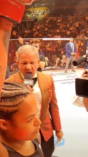 Karine Silva Instagram - Bastidores da vitória da minha amiga @karine_killer_ufc no ufc 292 em Boston. Se inscreve lá no canal e deixa um like ajuda muito. 🙏🏻

Behind the scenes of the victory of my friend @karine_killer_ufc in UFC 292 in Boston. Subscribe to the channel and leave a like, helps a lot. 🙏🏻

#ufc #ufcbrasil #karinekiller #ufcboston #submission #jiujitsu #boxe #oss #hardwork #champ #thankGod