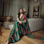 Karishma Tanna Instagram – Saree love ❤️ 

#sunday #potd #saree

Saree @ri_ritukumar
Jewellery @dhanrajjewellers 
Stylist @stylebysaachivj 
Team @styledbynikinagda