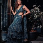 Karishma Tanna Instagram - Diwali celebrations 🎉 About last night for @rameshtaurani ❤️🙏🤗 Outfit @paulmiandharsh Hair by @shefali_hairstylist.81 Click by @areesz Neckpiece / earrings @dolsunjewelsofficial Handcuffs / rings @golecha_jewels @stylebysaachivj