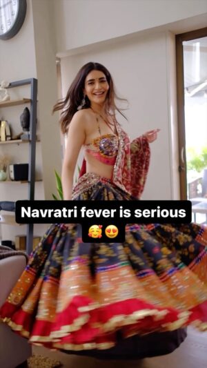 Karishma Tanna Instagram - Navratri fever 🤒 

#reels #karishmatanna #navratri #reelinstagram