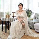 Karishma Tanna Instagram - Forever a Saree girl 💛 Saree @nesting_bulbul Jewellery @sangeetaboochra Styled by @stylebysaachivj