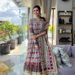 Karishma Tanna Instagram - ❤️💛 @koko_tanna