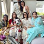 Karishma Tanna Instagram - Festive feel ❤️🙏 @varun_bangera #famjam #karishmatanna