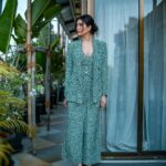 Karishma Tanna Instagram - 💚💚 outfit @shopmonokrom Jewellery @pearls_india @thestylingroombyag Styling @bombaebyaisha Click @areesz