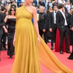 Karlie Kloss Instagram - Cannes✨ Merci @dior @mariagraziachiuri @chopard