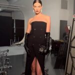 Karlie Kloss Instagram - From set to The Met in @Alexandermcqueen by #SarahBurton