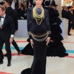 Karlie Kloss Instagram - bespoke @loewe designed by @jonathan.anderson 🖤 reimagining a dress from Karl Lagerfeld’s Spring Summer 1983 collection for Chanel through the blurred lens of the latest @loewe runway collection ✨ New York, New York