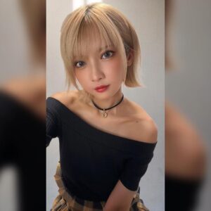 Kashou Rosiel Instagram - オフショルダー( 　'¸' )

#天下一の二次元体型