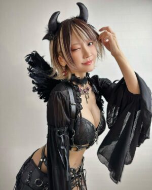 Kashou Rosiel Instagram - ハロウィンの撮影してきたよ…🦇♥️
#天下一の二次元体型