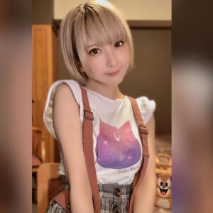 Kashou Rosiel Instagram - 【#2配信中】
火将ロシエルが火曜日のパーソナリティを担当しています 「イマフレランチ」が配信されました!
￣￣￣￣￣￣￣￣￣￣￣￣￣￣￣￣
『ニンゲン、ウチタイ、タノシイ』
▶️ https://preview.page.link/artistspoken.page.link/DRhu
￣￣￣￣￣￣￣￣￣￣￣￣￣￣￣
・クーラー無しで夏を乗り切った
・抜けそうな床で…
・コスプレで鍛えられた忍耐力
・FGO公式コスプレイヤー8年!
・PEACE COMBATの表紙!
・水樹奈々様
・痛いの好き　etc...
🗣️#ロシエルのイマフレランチ 
📬お便り募集中です!
#イマフレランチ 
#Artistspoken #アースポ #Podcast