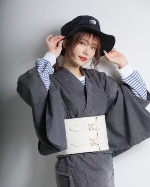 Kasumi Hasegawa Instagram - デニム着物👘

カメラマン: 木村直貴さん

#デニム着物 #デニム着物コーデ #着物 #着物コーディネート #kimono #japanesekimono #japanesegirl