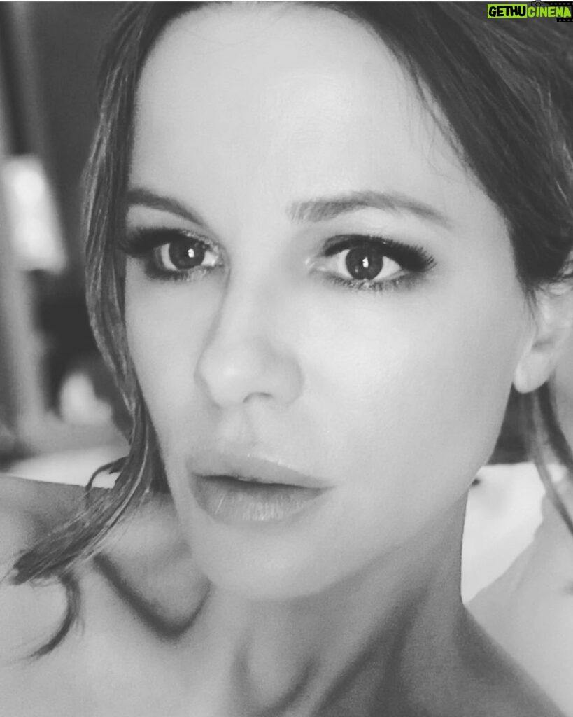 Kate Beckinsale Instagram - We get less Burmese as we go on but if you know,you know 🇲🇲