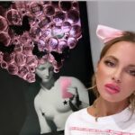 Kate Beckinsale Instagram - I love love this piece “Song of the siren” by @stu_art_forrester I got from @eastartgallery.london 💕💕💕💕 clever clever