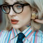 Kateřina Mlejnková Instagram - Brýle, věc který jsem se jako dítě bála! Joo nějaký ty růžový jsem nosila. Ale skoro nikde cool brýle nebyly. Pak u mě přišlo nošení tak v 15ti k emo stylu hranatý, v 17ti jsem si objednala vintage z padesátých let a pak už to všechno bylo super. A dneska nejraději nosím spis panský styl a kostěný 👓🤓 aby si je vzal na sebe Johnny Depp. @easy_optic děkuju za brýle 👁️👁️ Prague, Czech Republic