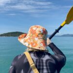 Kateřina Mlejnková Instagram – Koh Kham byl absolutně dokonalý. Sice je to jen zastávka na koupání, ale ráj, kde najdete i urbex. 🤭👌🏼 byly jsme tam dvakrát a podruhé jsem si cestu tam i zpátky dali na kajaku. 🛶🏝️ #kokivthajsku 
.
.
.
.
.
.
.
.
.
#kohkham #thailand #travelphotography #travelblogger #traveling #happy #sea #koh #kajak