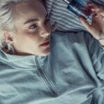 Kateřina Mlejnková Instagram - @juliettehasagun Ode To Dullness ☁️Uklidňující a uspávající energie. Vzdává hold nenápadné kráse nudy. 🩶 tento parfém v sobě má anýz, frézie, santalové dřevo, fazole tonka, pižmo. Je minimalistická a připomíná ten pocit v peřinách během deštivého dne. Najdete v @sephoraczechrepublic 🤍 . . . . . . . . . . . #parfum #fashion #style #lifestyle #juliettehasagun #sephora #beauty #makeupartist #makeup #koki9 Prague, Czech Republic