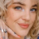 Kateřina Mlejnková Instagram - Příprava pleti před makeupem s @weledacz Skin Food. A na konci malý trik s Skin Food Ultra Light Dry Oil 💚✨ . . . . . . . . #MUJSKINFOOD #WELEDACZ #SKINFOODMAKEUP #SKINFOODGLOW #MUISKINFOOD Prague, Czech Republic