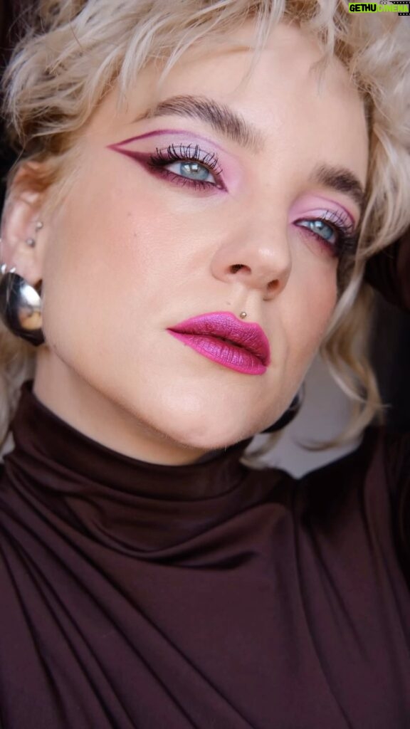 Kateřina Mlejnková Instagram - 💘💘💘💘 Pink shades ✨ USED PRODUCTS: Eyeshadows base: @urbandecaycosmetics Eye pencil: @avonczsk Eyeshadows: @natashadenona Circo Loco Palette Mascara: @fentybeauty Lip pencil: @nyxcosmetics_czsk @nyxcosmetics Lips: Shadow from Natasha Denona palette Glowy face mist: @rarebeauty . . . . . . . . #valentyne #makeupforvalentines #valentines #makeupartist #pinkmakeup #glowyskin #koki9 #makeuptutorial #reels #curlyhair Prague, Czech Republic