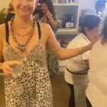 Kate Hudson Instagram – Dora knows! #holycannoli #sicily 🇮🇹