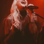 Kate Hudson Instagram - Live recording from a Los Angeles show 🖤 Singing my songs live is a dream 💫 More to come ⚡️💃 #talkaboutlove available wherever you stream music 🎶