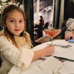 Kate Hudson Instagram - Lately… love is buzzing 💓