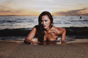 Kate Maxx Instagram - Life’s a beach or at least it ought to be ✌️ @aubzilla_productions