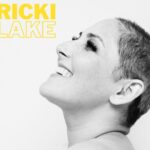 Kathy Najimy Instagram - "What was the moment in your life when you realized you were ready to fight for yourself?"⁠ ⁠ @RickiLake talks about how shaving her head helped her to face her darkest fear and surrender to the acceptance of who she was. ⁠ ⁠ Our new book, "My Moment" features over 100 stories from women changemakers. ⁠ ⁠ Check it out at the link in bio.
