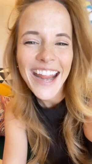 Katie Leclerc Instagram - Damn…I was on a roll too! What’s the last one??? 

#90s #CountryMusic