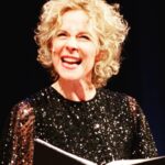 Katja Riemann Instagram - Danke, liebe @lit.cologne, dass wir bei euch in dem wunderschönen und akkustisch grandiosen WDR-Sendesaal unseren Abend „KARNEVAL DES GLÜCKS“ spielen durften. Danke liebes Publikum, für euren Humor, das genaue Zuhören, die Stille und Konzentration (und passende Huster) und eure anschliesende Gunst. I love you @marianna_shi und @hoelscherfranziska , was für exeptionelle Musikerinnen ihr seid! 🙏🏽 I miss you #rogerwillemsen #camillesaintsaëns #strawinsky @fazilsayofficial #prokofiev #mozart #alfredschnittke #elgar @s.fischer