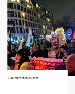 Katja Riemann Instagram - Repost von @correctiv_org Es ist erleichternd, diese Bilder zu sehen, und dass schnell und entschieden soviele Menschen aus offensichtlich unterschiedlichen Generationen sich zusammenfanden an so vielen Orten. Dank an all jene, die proaktiv und zügig dies organisierten, überall. Ich bin derzeit nicht in Deutschland, werde euch unterstützen, sowie zurück. Bis dahin winke ich euch zu und bin dankbar, dass man in diesem Land verstanden hat, dass WIR die Demokratie sind. Was für ein gutes Zeichen auch in die Welt…. Allemagne