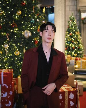 Kavinpat Thanahiransilp Instagram - unwrap me🎁

สูททรงสวย พอดีตัว ใส่สบาย❤️
outfit: @dapper_brand 
Regular Fit Suit in Twill Essential Stretch

#Suit #celebrate #redcarpet 
 #dapperbrand #dappereveryday  #iFeelDapper  #StyleLikeNoOthers