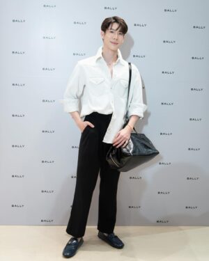 Kavinpat Thanahiransilp Instagram - ✨the new 𝐀𝐮𝐭𝐮𝐦𝐧/ 𝐖𝐢𝐧𝐭𝐞𝐫𝟐𝟎𝟐𝟑 collection with a refined approach on the timeless beauty of 𝐒𝐰𝐢𝐬𝐬 𝐥𝐮𝐱𝐮𝐫𝐲🇨🇭

#Bally #BallyFW23