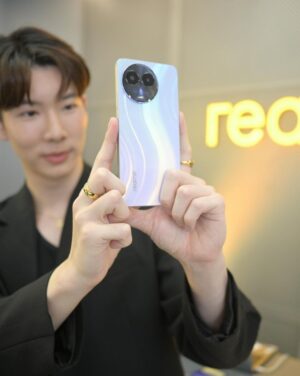 Kavinpat Thanahiransilp Instagram - realme Experience Store 3.0 แบรนด์ช้อปใหม่แห่งแรกของประเทศไทย ผมจะพลาดได้ไง พบกับ 6 โซนสุดพิเศษ

พร้อมตัวละครฮาโลวีนสุดน่ารักจาก นักวาดภาพประกอบ @viput_a มาสร้างสีสันให้กับ realme 

ผมขอฝาก realme 11x 5G กับกล้อง AI 64MP ถ่ายละเอียดคมชัดสุด และดีไซน์สะท้อนแสงรูปตัวเอสสุดโดดเด่น รีบไปซื้อกันเลย 

#realme115G #realme11x5G #realmehalloween2023 #DoubleStarDoubleLeap  #realme #realmeTH