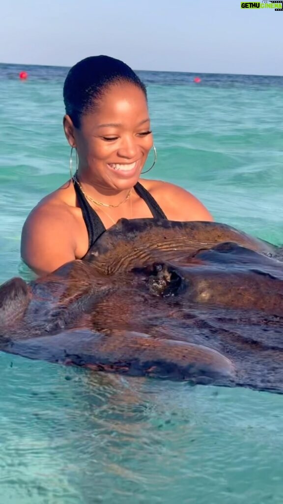 Keke Palmer Instagram - Whew chile! These mosquitoes done had they way with my eye, I feel like I was in that Martin episode 🤣🤣🤣 I have never been so happy in my life!! Already 2024 has started off on the vibes I was looking for, more experiences and more enjoying what this beautiful world has to offer. Look at my smile! I don’t even recognize me! I made a second connection with this girl here, I’m on clouuuuuud nine! Antigua