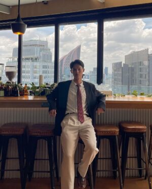 Ken Lertsittichai Instagram - 🔴🟠🟡🟢🔵

#paperplaneproject #cafebkk