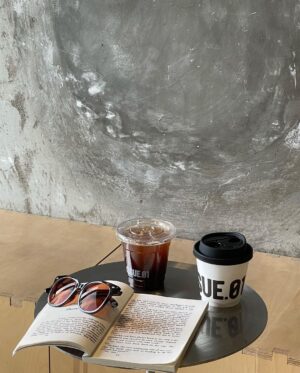 Ken Lertsittichai Instagram - Neither caffeine nor alcohol is for children. ☕️

#beijing