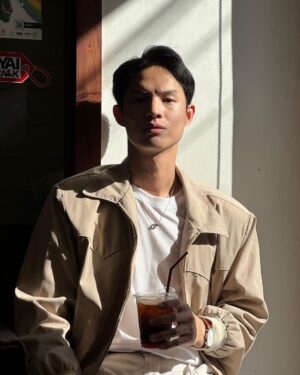 Ken Lertsittichai Instagram - ⌚️ ✨ 🤎

From now till 31 July, receive a FREE Accessory you like when you get yourself a watch from @danielwellington Every Watch Collection.
Discover more at www.danielwellington.com or any retail offline stores. Enjoy an exclusive code [kenlert] for 15% off in www.danielwellington.com
#danielwellington # dwinth #dwthailand
