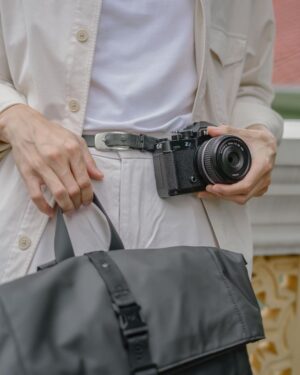 Ken Lertsittichai Instagram - สบายหลังและสบายตา กับกระเป๋าเป้และกล้องสุดเท่ห์ไปเลย

Nikon Zf 📷 : เป็นทั้งกล้องโปร กล้องสวย เข้าใจง่าย น้ำหนักเบา ครบจบในตัวเดียว หลังจากที่ลองคือทั้งวีดีโอหรือภาพนิ่งเอาอยู่หมด(ขอเก็บเงินก่อนเจอแน่!!!) อยากให้ทุกคนได้ลองนะแล้วจะอึ้งว่า “เราก็ถ่ายสวยได้เหมือนกัน”🫶🏻✨

กระเป๋าเป้Gaston Luga x Nikon🎒: ตอบโจทย์ทั้งสายพกกล้องมีอุปกรณ์หรือจะใช้ในชีวิตประจำวันปกติก็ได้ น้ำหนักเบา มีฟังก์ชั่นการใช้งานหลากหลายมาก ใครเป็นสายชอบช่องเก็บของเป็นระเบียบก็แนะนำเลย

💵ช่องทางการสั่งซื้อ กระเป๋าเป้สะพายหลัง Gaston Luga x Nikon
 
💼รายละเอียดเพิ่มเติมเกี่ยวกับกระเป๋า
https://www.nikon.co.th/gastonlugaxnikon-collaboration
 สามารถสั่งซื้อกระเป๋าได้ที่ : https://www.nikon.co.th/products/lenses-accessories/lifestyle

📸สำหรับ NIKON Zf วางจำหน่ายแล้วที่หน้าเว็บไซต์นิคอนฯประเทศไทยและตัวแทนจำหน่ายอย่างเป็นทางการ

สามารถ Pre-Order สินค้าที่หน้าเว็บไซต์นิคอนฯ อย่างเป็นทางการได้แล้ววันนี้ 

www.nikon.co.th/z-f-nikkor-z-40mm-f-2-se

#NikonAsia #NikonCreators #gastonluga #AnywhereWithGL #NikonZf #Nikonthailand
