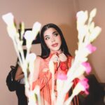 Kenia Os Instagram - Show time bby! 🌷🌷🧡 Mañana regreso a mi lugar feliz ultimassss fechas de K23 Mx Mexico