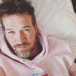 Kenneth Mitchell Instagram - Klingon in Pink. Two more days til #StarTrekDiscovery Season Two. CAN’T WAIT. 💖 Science. Hope. Discovery. Exploration. Family. QAPLA #StarTrek #LLAP #countdownto1701 @cbsallaccess @startreknetflix @spacechannel Space - The Final Frontier