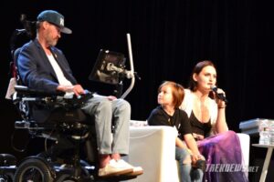 Kenneth Mitchell Instagram - Without a doubt, my favorite time this year was sharing the love of the Star Trek community with my own family and close friends at STLV. Be bold, be brave, be authentic, be purposeful, BE KIND. And maybe a side salad of silly. Star Trek family forever. Thank you for all the memories, support, and inspiration. #stlv @creationent #StarTrek #LLAP #ALS