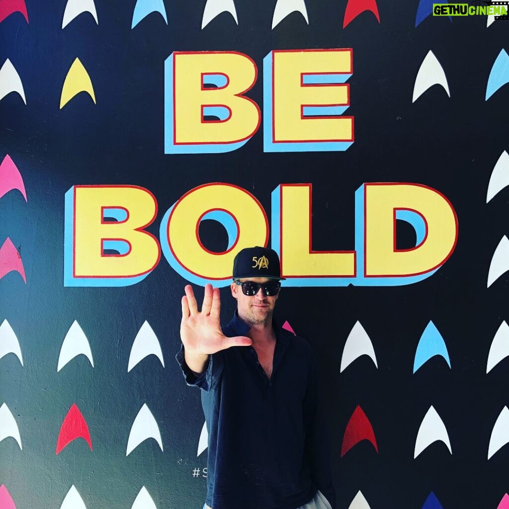 Kenneth Mitchell Instagram - BE BOLD | BE OLD >>> A little recent Klingon #StarTrek adventure with KOL & LRELL to the new #StarTrekDiscovery mural @alfred coffee in SilverLake 🖖🏽 My daughter ended up stealing the show. 💙 #StarTrekFYC #StarTrekFamily #LLAP #FYC #StarTrekDiscoveryFYC Alfred Coffee Silverlake