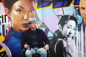 Kenneth Mitchell Instagram - Love, HOPE, Discovery, Science, inclusion, civility, respect, Family, diversity, exploration, compassion, logic & decency. Wishing #StarTrekDiscovery a successful season 3 launch as we boldly go into the future. Streaming TODAY! @CBSAllAccess #StarTrek 🖖🏼