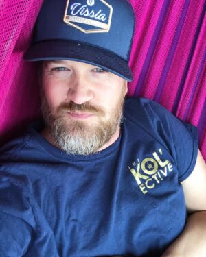 Kenneth Mitchell Instagram - Happy #StarTrekDay from the House of Kor. The way of the warrior. So grateful for this family and all the valuable initiatives. #StarTrekUnitedGives #StarTrek #StarTrekDiscovery #StarTrekFamily #LLAP #TheKOLective #startreklowerdecks 

•

Join @startrekcbs today on Twitter for #StarTrekDay. For every person that tweets with #StarTrekUnitedGives today, they will donate $1 on your behalf to charities that help to create a better tomorrow by doing real world work today. Learn more at startrek.com/day. Link in bio.