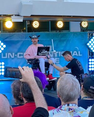 Kenneth Mitchell Instagram - I did it!  Stand-up. A dream realized. Thank you Star Trek family for the laughter, love and continued inspiration. Such a gift to connect again. My heart is full. The greatest medicine. @startrekthecruise #StarTrek #StarTrekDiscovery