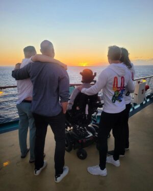 Kenneth Mitchell Instagram - Still basking in the afterglow of this incredibly special adventure. What a magical gift. I am one lucky human to have such magnificent friends and supportive community #LLAP #theKOLective #StarTrekFamily #ALS
