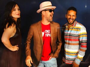 Kenneth Mitchell Instagram - Some laughs were had. Some tears were shed. Thank you Trek family for sharing #STLV with me these past few days. Let’s keep on being kind and discover more ways to nurture peace & health. Here’s to love, inclusiveness, hope, science, exploration and @actordougjones hugs. i Adore this family & beyond. 🖖🏼 #StarTrek #StarTrekDiscovery #LLAP
