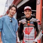 Kento Yamazaki Instagram - 中上貴晶選手が参戦している「2023 FIM MotoGP™ 世界選手権シリーズ 第14戦 MOTUL Grand Prix of Japan」のフリープラクティス観戦に行ってきました！ 間近で音を聞けて、見れて、大迫力で圧倒的 興奮しました。 中上貴晶選手からのお話や、ピットも見学させていただき貴重な体験をさせてもらいました！ #PR @oakleyjapan @takanakagami #ProtectYourEyes