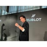 Kento Yamazaki Instagram - ウブロのアンバサダーに就任しました！ 世界的なウォッチブランドであるウブロファミリーに加わることができてとても光栄です。 絶えず進化しているブランドなのでウブロと一緒に常に新たな挑戦を続けていきたいと思います。 #PR #Hublot #ウブロ @Hublot @Hublot_Japan