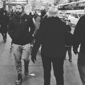 Kerem Poyraz Kayaalp Instagram - #türkçeçokdahaiyianlatabiliceğişeyisırfingiliZcemvardiyeingilizceyazanlarınhayattakiyarımkaşmışlıkhissinipaylaşaninsanlarıntoplumiçindehissettiğiyalnız